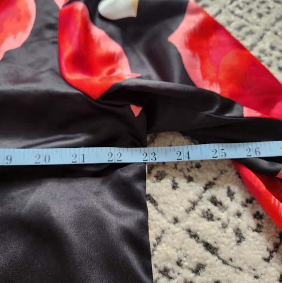 Natori Ginza Floral Print Pajama Set Silky Soft Comfy Sleepwear Black Red Size L - Picture 8 of 16